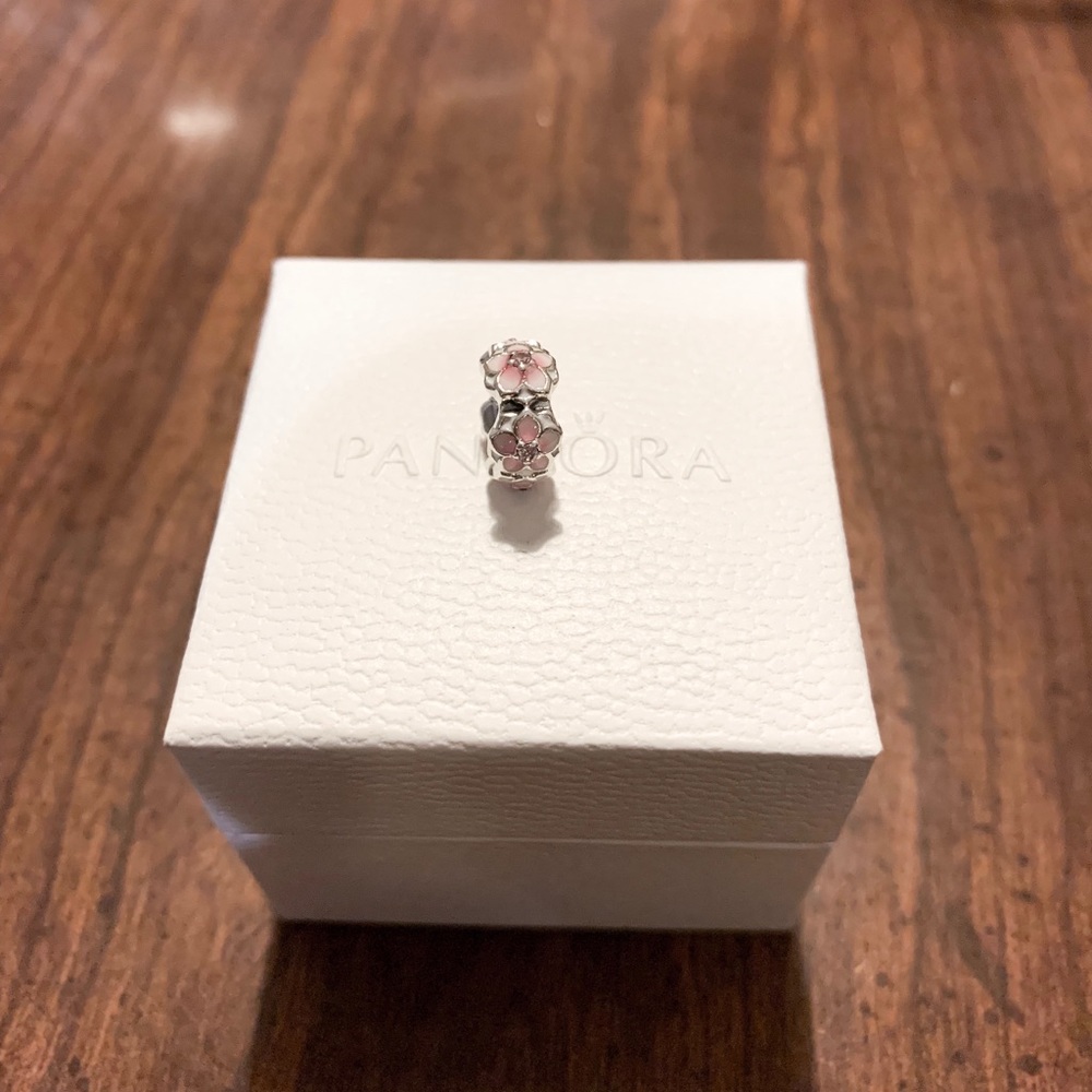 Pandora Magnolia Bloom Spacer